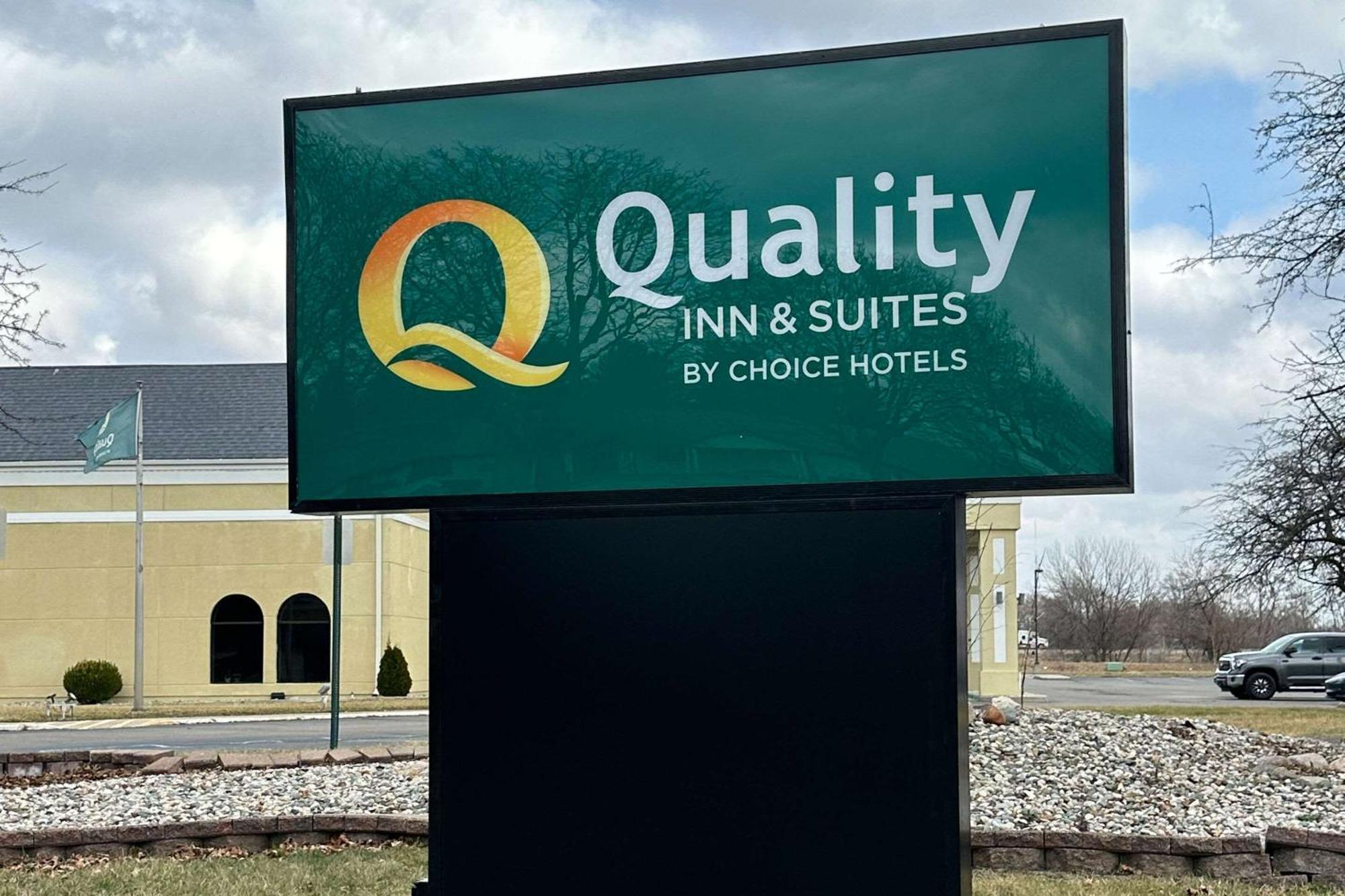 Quality Inn & Suites Coldwater Near I-69 Exterior photo