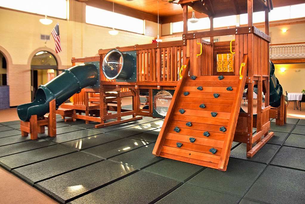 Quality Inn & Suites Coldwater Near I-69 Amenities photo